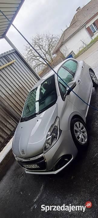 Srebrny Używany 2016 Peugeot 208 Active Hatchback | 18 000 zł (Dobra cena) - Obraz 1/4