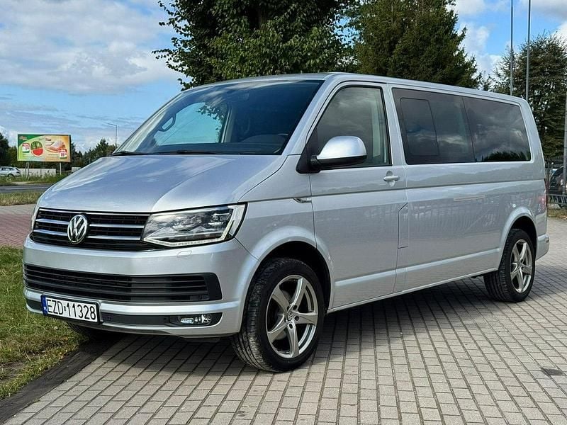 Srebrny (metalik) Używany 2016 VW Caravelle Minivan | 99 900 zł (Uczciwa cena) - Obraz 1/4
