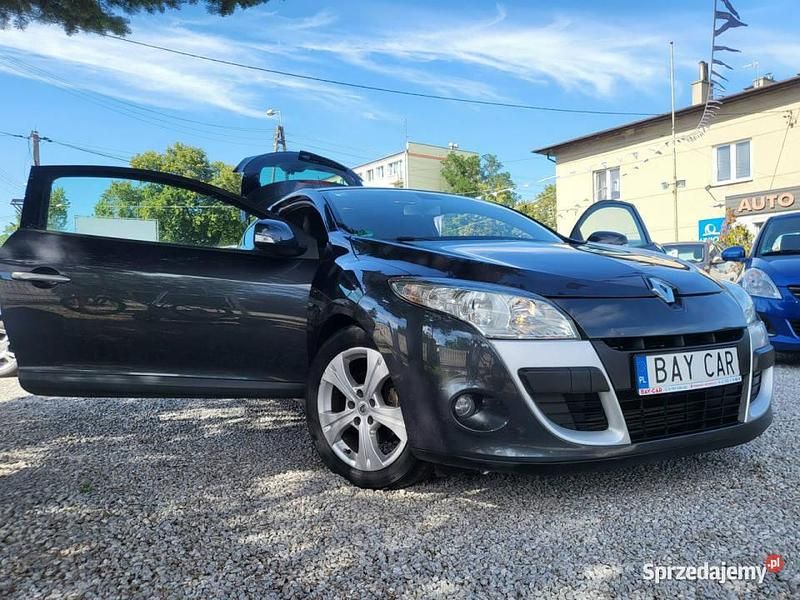 Szary (metalik) Używany 2010 Renault Mégane Coupé Coupe | 17 900 zł - Obraz 1/4