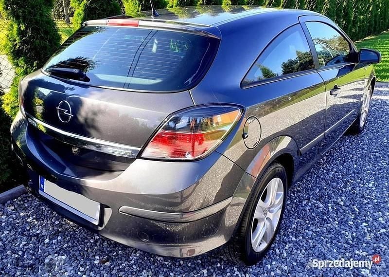 Używany Opel Astra GTC 2009 Brązowy Hatchback