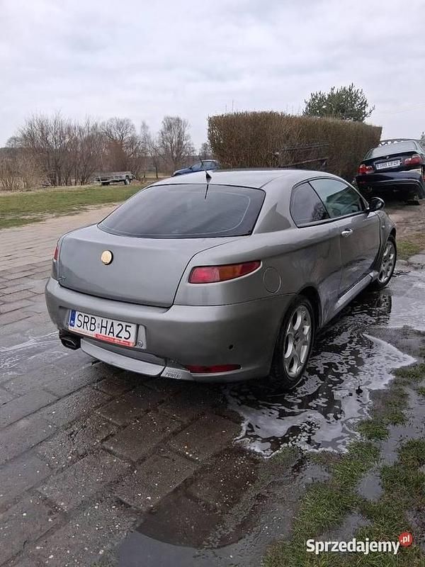 Srebrny Używany 2004 Alfa Romeo GT Coupe | 5000 zł - Obraz 1/4