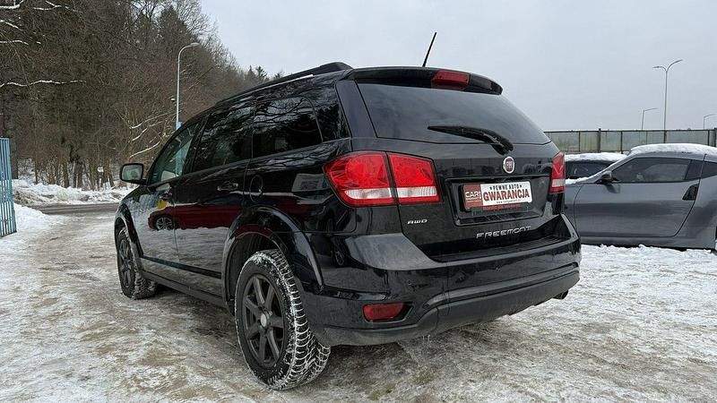 Używany Fiat Freemont 170 KM (125 kW) 2015 Czarny SUV