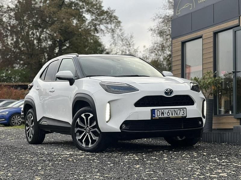 Biały (metalik) Używany 2023 Toyota Yaris Hybrid SUV | 73 900 zł (Super Cena) - Obraz 1/4