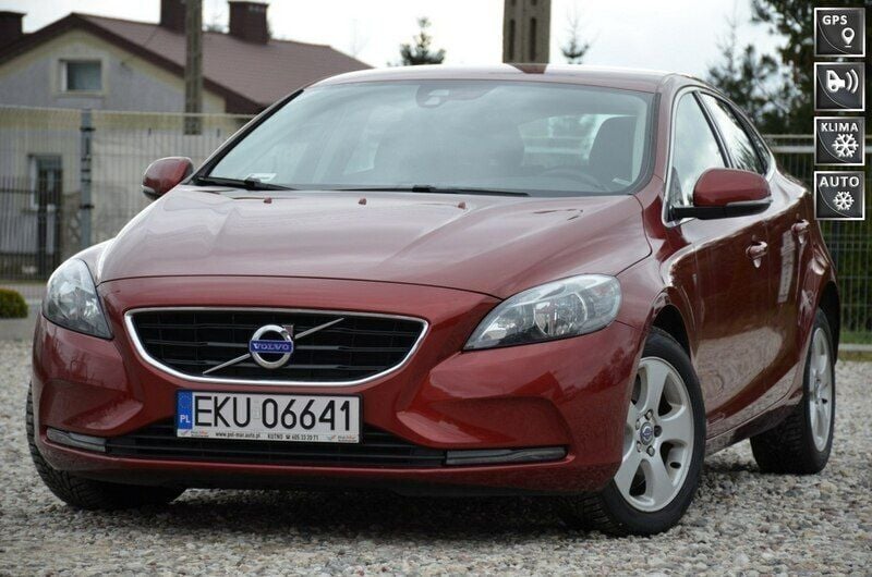 Bordowy Używany 2015 Volvo V40 Kombi | 33 900 zł (Uczciwa cena) - Obraz 1/4