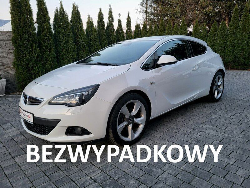 Biały (metalik) Używany 2013 Opel Astra Hatchback | 27 900 zł (Dobra cena) - Obraz 1/4