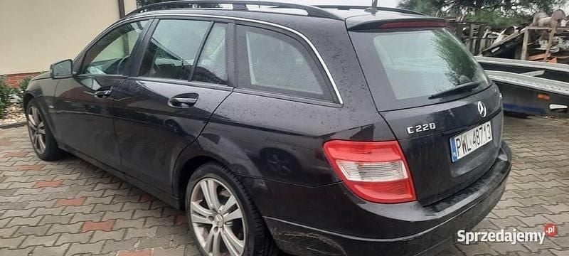 Używany Mercedes C220 170 KM (125 kW) 2010 Czarny Kombi