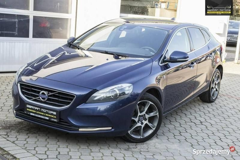 Niebieski Używany 2015 Volvo V40 Ocean Race Kombi | 42 900 zł (Uczciwa cena) - Obraz 1/4