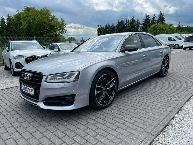 Srebrny (metalik) Używany 2016 Audi A8 Sedan/Limuzyna | 180 000 zł (Drogi) - Obraz 1/4