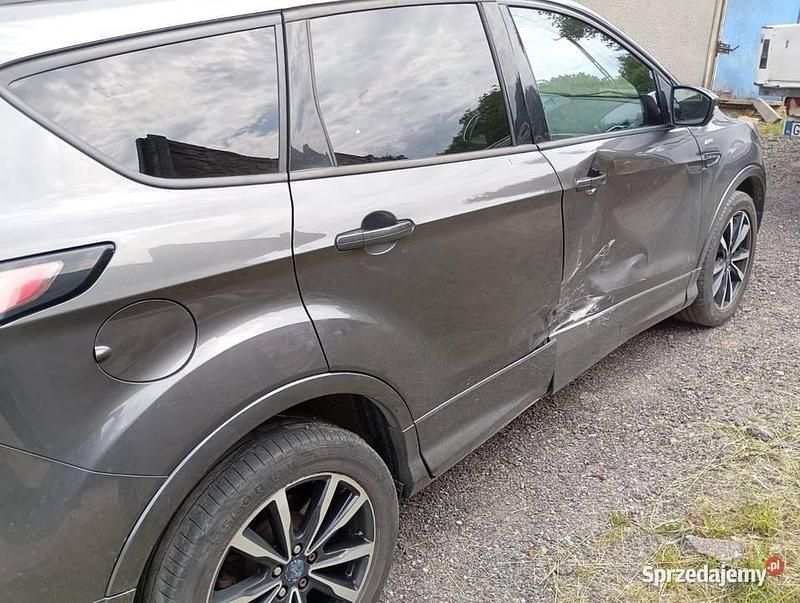 Używany Ford Kuga ST-Line 120 KM (88 kW) 2017 SUV