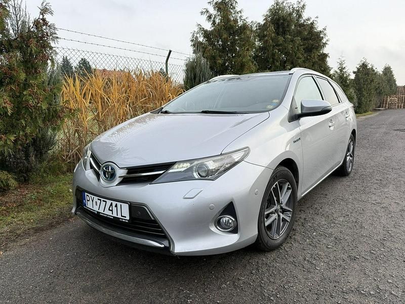 Srebrny Używany 2014 Toyota Auris Hybrid Kombi | 43 000 zł (Super Cena) - Obraz 1/4