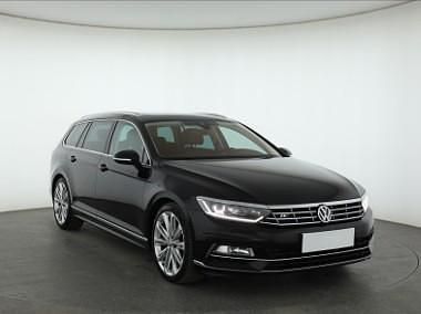 Używany VW Passat 190 KM (139 kW) 2018 Czarny Kombi
