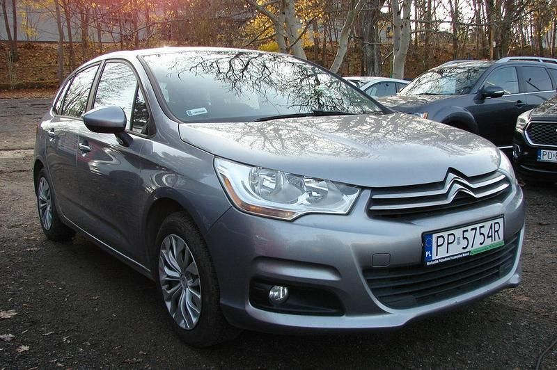 Używany Citroën C4 110 KM (80 kW) 2017 Szary Hatchback
