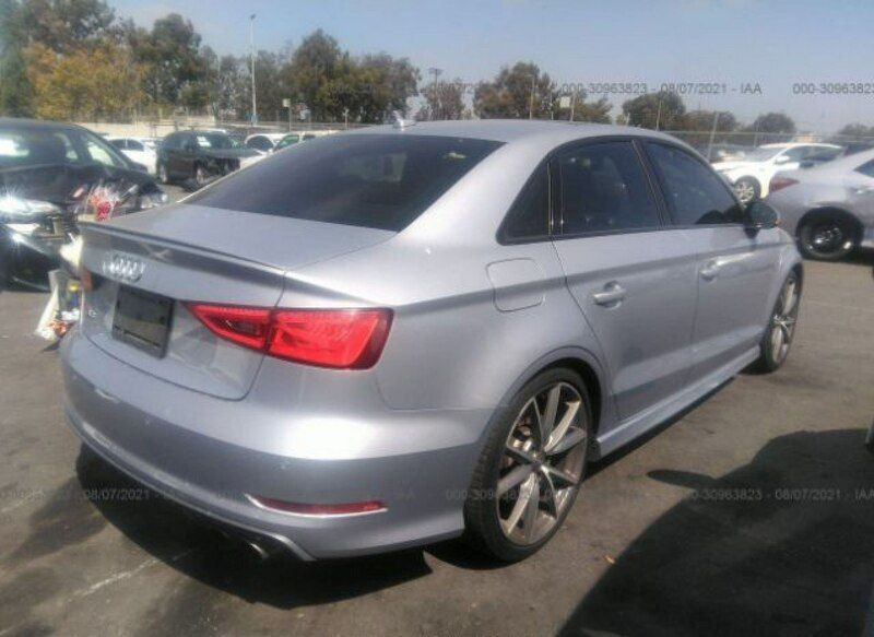 Używany Audi S3 Premium Plus 292 KM (214 kW) 2016 Srebrny Sedan/Limuzyna