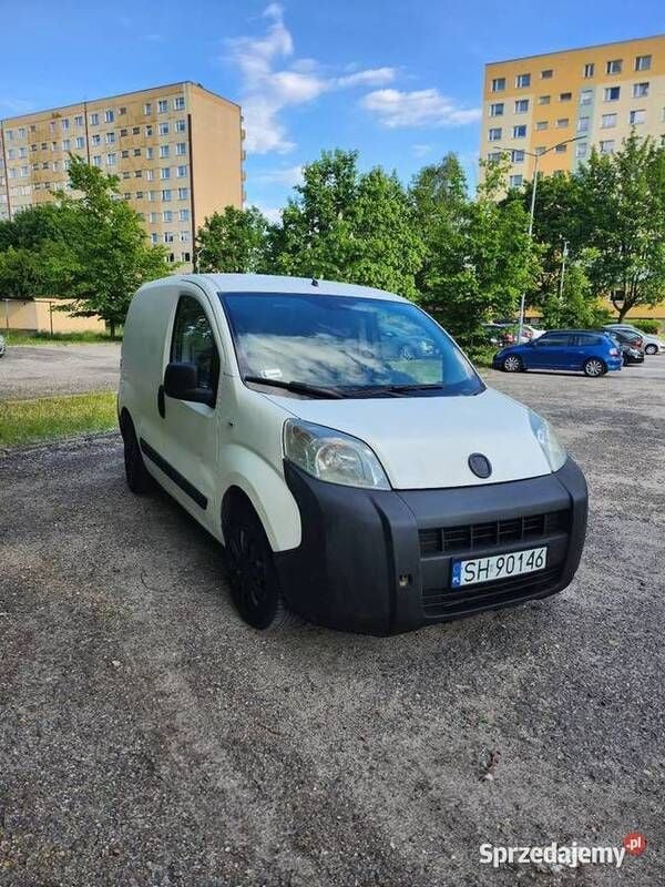 Biały Używany 2008 Fiat Fiorino Minivan | 6000 zł (Uczciwa cena) - Obraz 1/4
