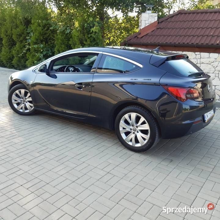 Używany Opel Astra GTC 2013 Czarny Coupe