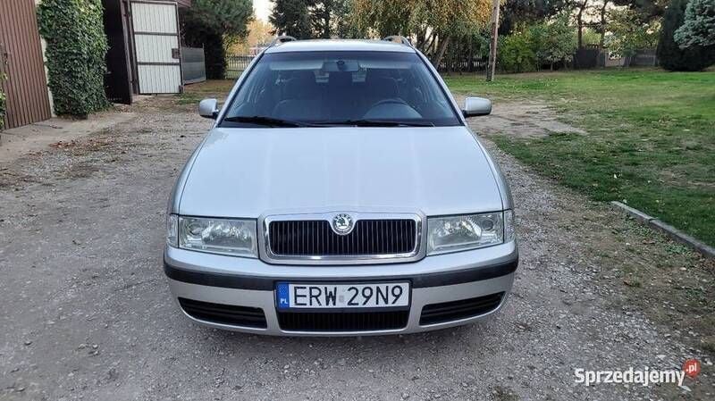 Srebrny Używany 2001 Skoda Octavia Kombi | 8999 zł (Uczciwa cena) - Obraz 1/4