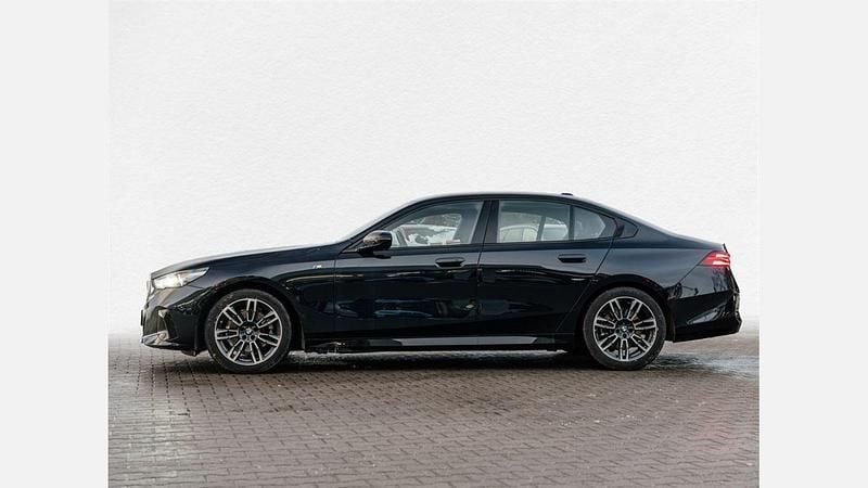 Używany BMW 520 Comfort Edition 197 KM (144 kW) 2024 Czarny carbon m metalizowany Sedan/Limuzyna