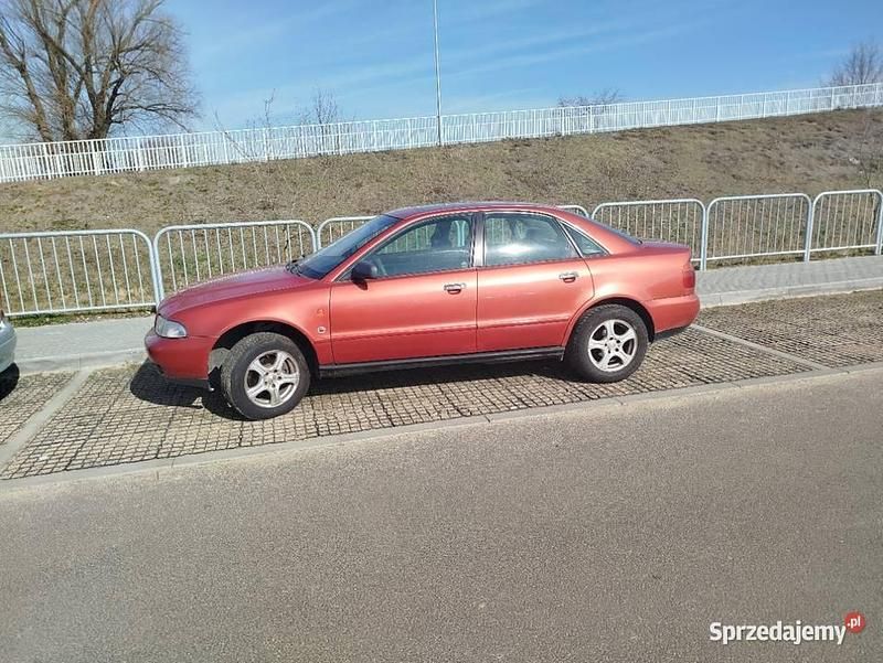 Używany Audi A4 1998 Pomarańczowy Sedan/Limuzyna