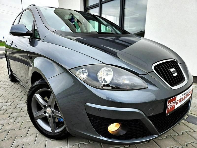 Szary (metalik) Używany 2015 Seat Altea XL Minivan | 28 999 zł (Dość drogi) - Obraz 1/4