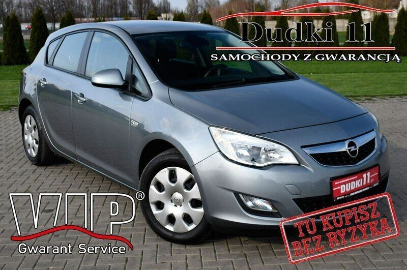 Szary Używany 2011 Opel Astra Hatchback | 25 900 zł (Uczciwa cena) - Obraz 1/4