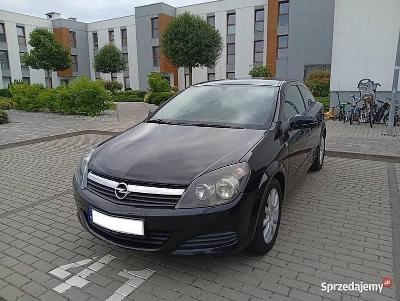Czarny Używany 2006 Opel Astra GTC Hatchback | 5900 zł (Uczciwa cena) - Obraz 1/4