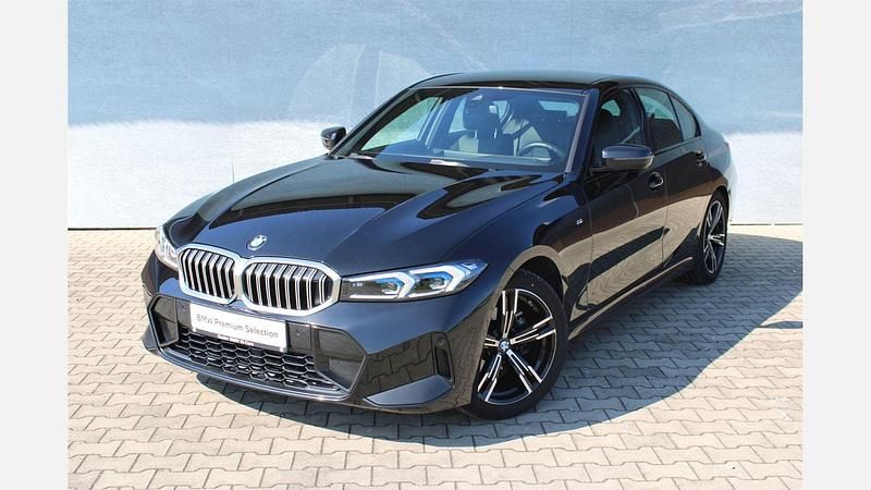 Czarny szafir metalizowany Używany 2024 BMW 318 Shadowline Sedan/Limuzyna | 159 900 zł (Uczciwa cena) - Obraz 1/3