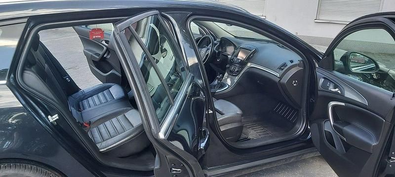 Używany Opel Insignia 140 KM (102 kW) 2015 Czarny Sedan/Limuzyna