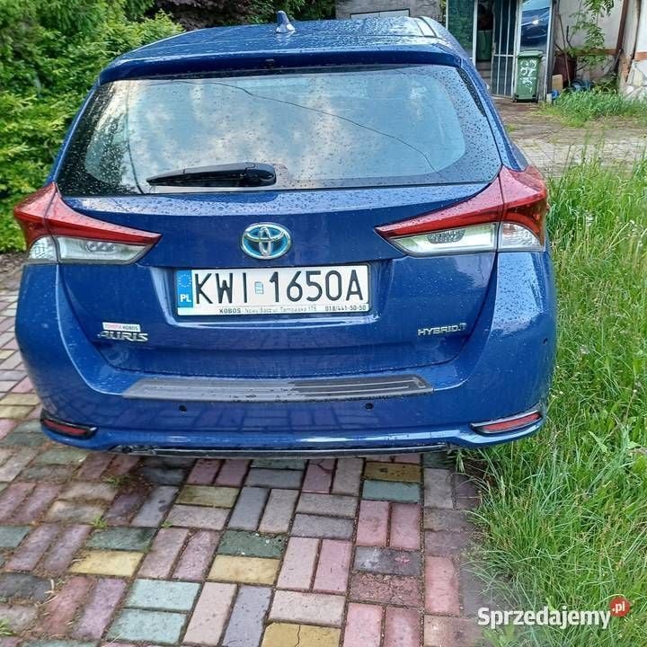 Używany Toyota Auris Hybrid 2018 Granatowy Kombi