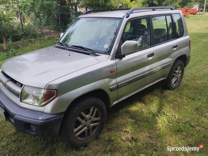 Używany Mitsubishi Pajero 2002 Srebrny SUV