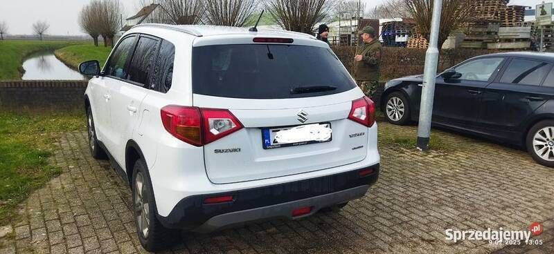 Biały Używany 2017 Suzuki Vitara SUV | 66 500 zł (Uczciwa cena) - Obraz 1/4