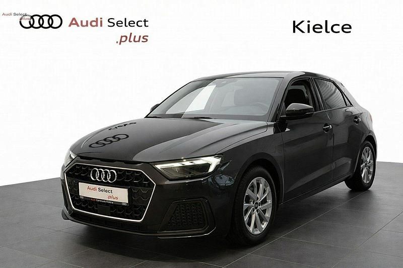 Czarny Używany 2022 Audi A1 Ambiente Hatchback | 94 980 zł - Obraz 1/4