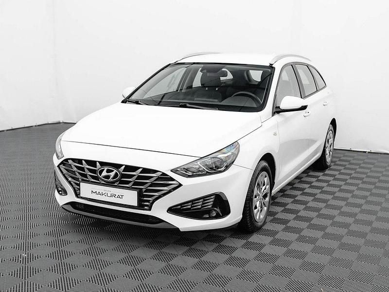 Używany Hyundai i30 120 KM (88 kW) 2022 Biały (metalik) Kombi