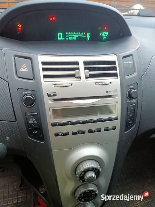 Używany Toyota Yaris 2007 Czarny Hatchback