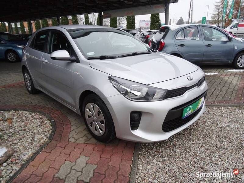 Używany Kia Rio 83 KM (61 kW) 2018 Srebrny Hatchback
