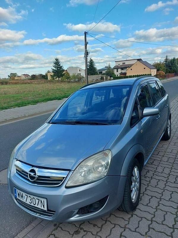 Używany Opel Zafira 2008 Srebrny Minivan