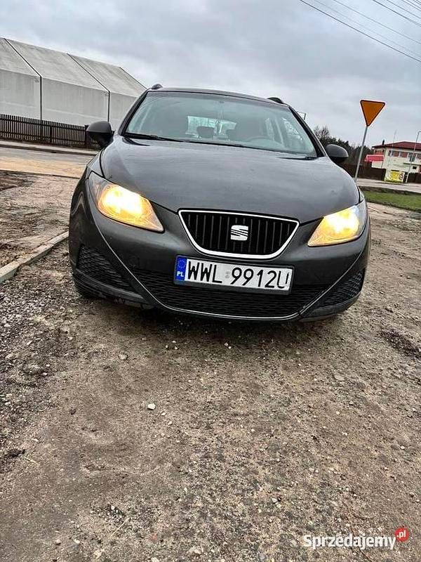 Szary Używany 2011 Seat Ibiza ST Kombi | 15 000 zł (Dość drogi) - Obraz 1/4