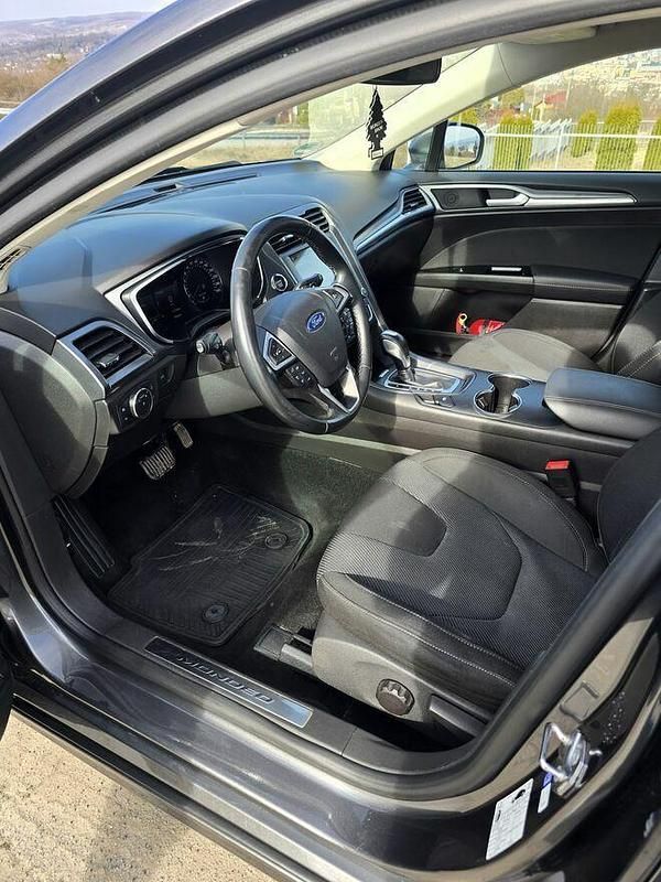 Używany Ford Mondeo 2017 Szary Hatchback