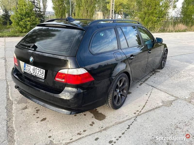 Używany BMW 530 2004 Czarny Kombi