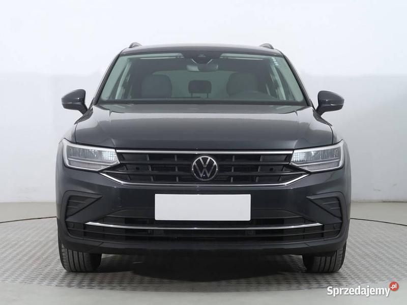 Szary Używany 2022 VW Tiguan SUV | 102 999 zł (Uczciwa cena) - Obraz 1/4