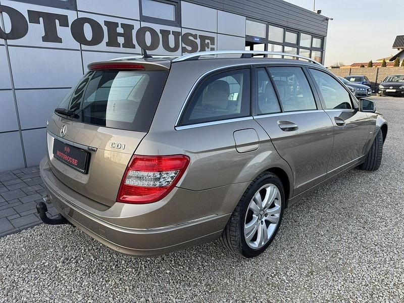 Używany Mercedes C250 Elegance 204 KM (150 kW) 2009 Beżowy Kombi