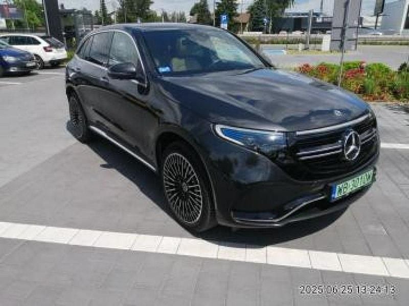 Czarny Używany 2021 Mercedes EQC400 SUV | 121 400 zł - Obraz 1/4