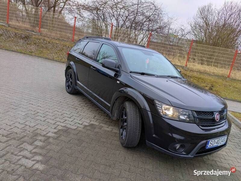 Czarny Używany 2014 Fiat Freemont Black Code SUV | 44 500 zł (Uczciwa cena) - Obraz 1/4