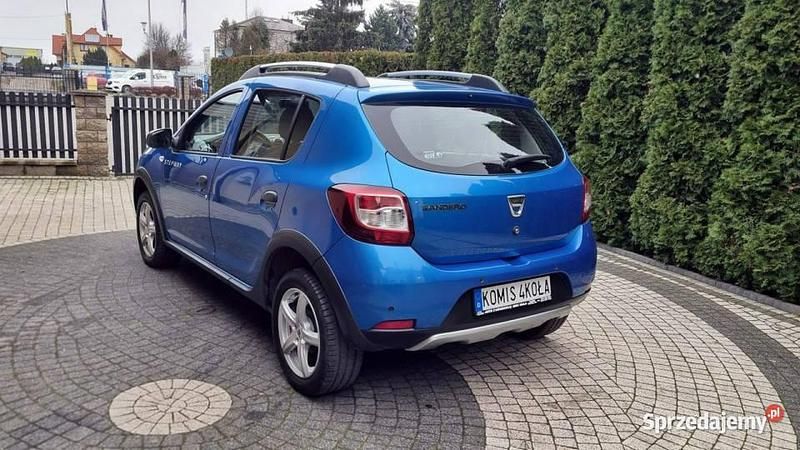 Używany Dacia Sandero Stepway 90 KM (66 kW) 2014 Niebieski (metalik) Hatchback