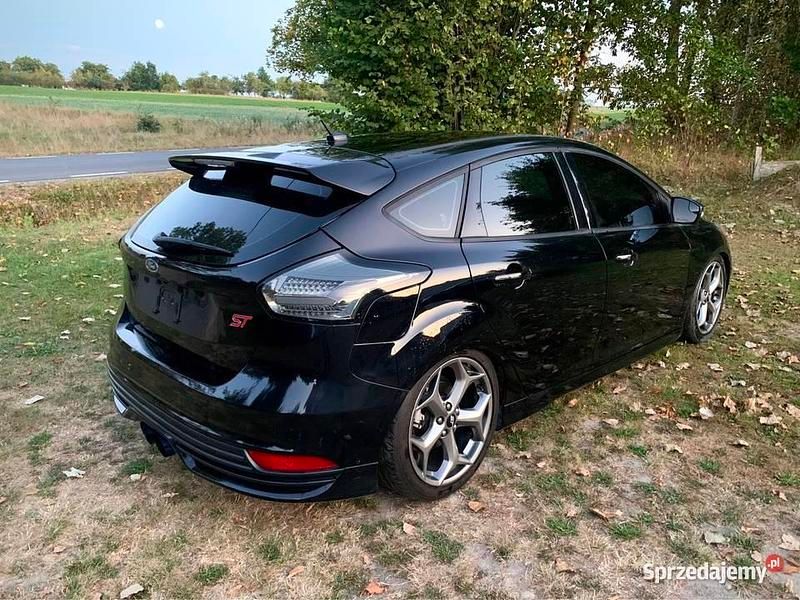 Czarny Używany 2017 Ford Focus ST Hatchback | 60 000 zł (Drogi) - Obraz 1/4
