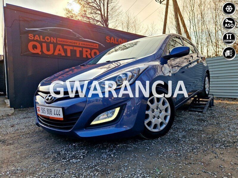 Używany Hyundai i30 100 KM (73 kW) 2013 Niebieski ciemny (metalik) Hatchback