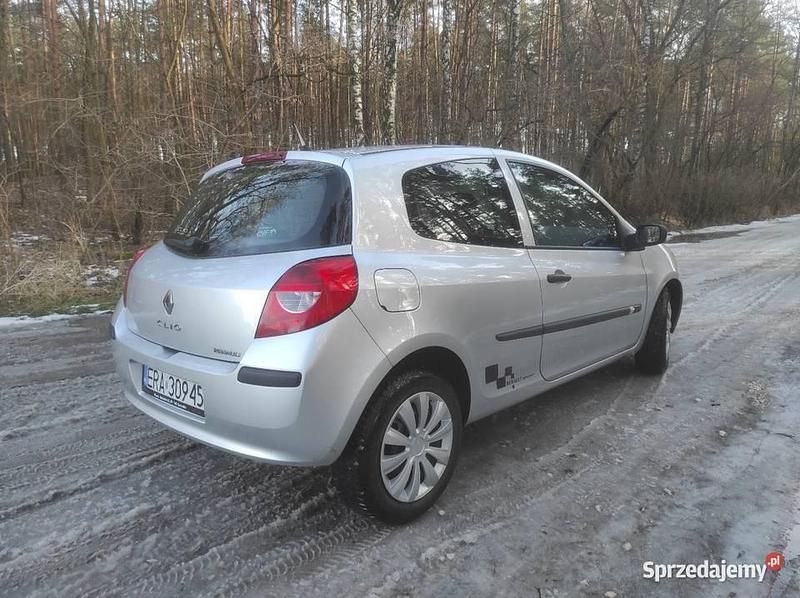 Używany Renault Clio III 2006 Srebrny Hatchback
