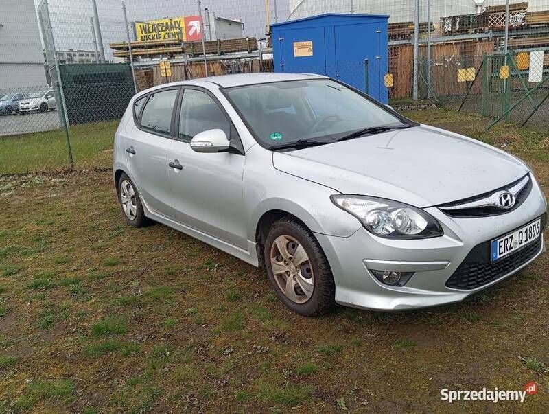 Srebrny Używany 2011 Hyundai i30 Hatchback | 17 900 zł (Uczciwa cena) - Obraz 1/4