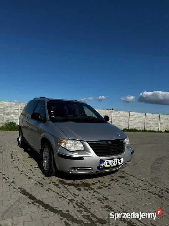 Srebrny Używany 2007 Chrysler Voyager Minivan | 8500 zł - Obraz 1/4