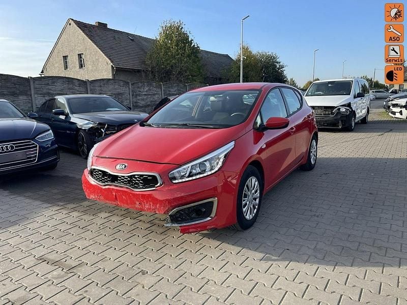 Czerwony Używany 2017 Kia Ceed Comfort Hatchback | 26 900 zł - Obraz 1/4
