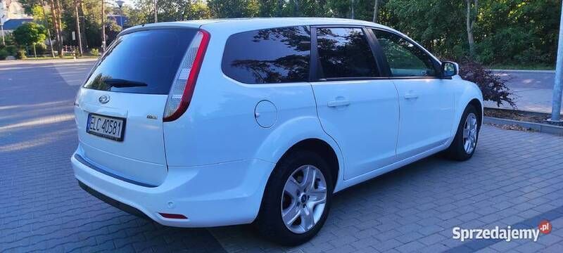 Używany Ford Focus 2010 Biały Kombi